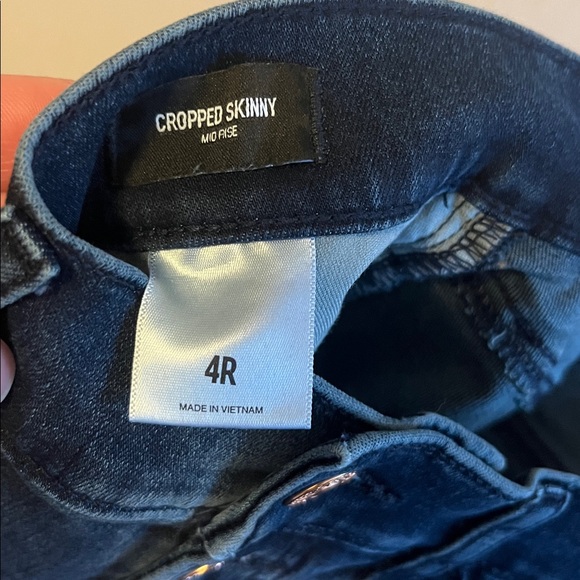 Express Mid Rise Crop Skinny - Picture 2 of 2